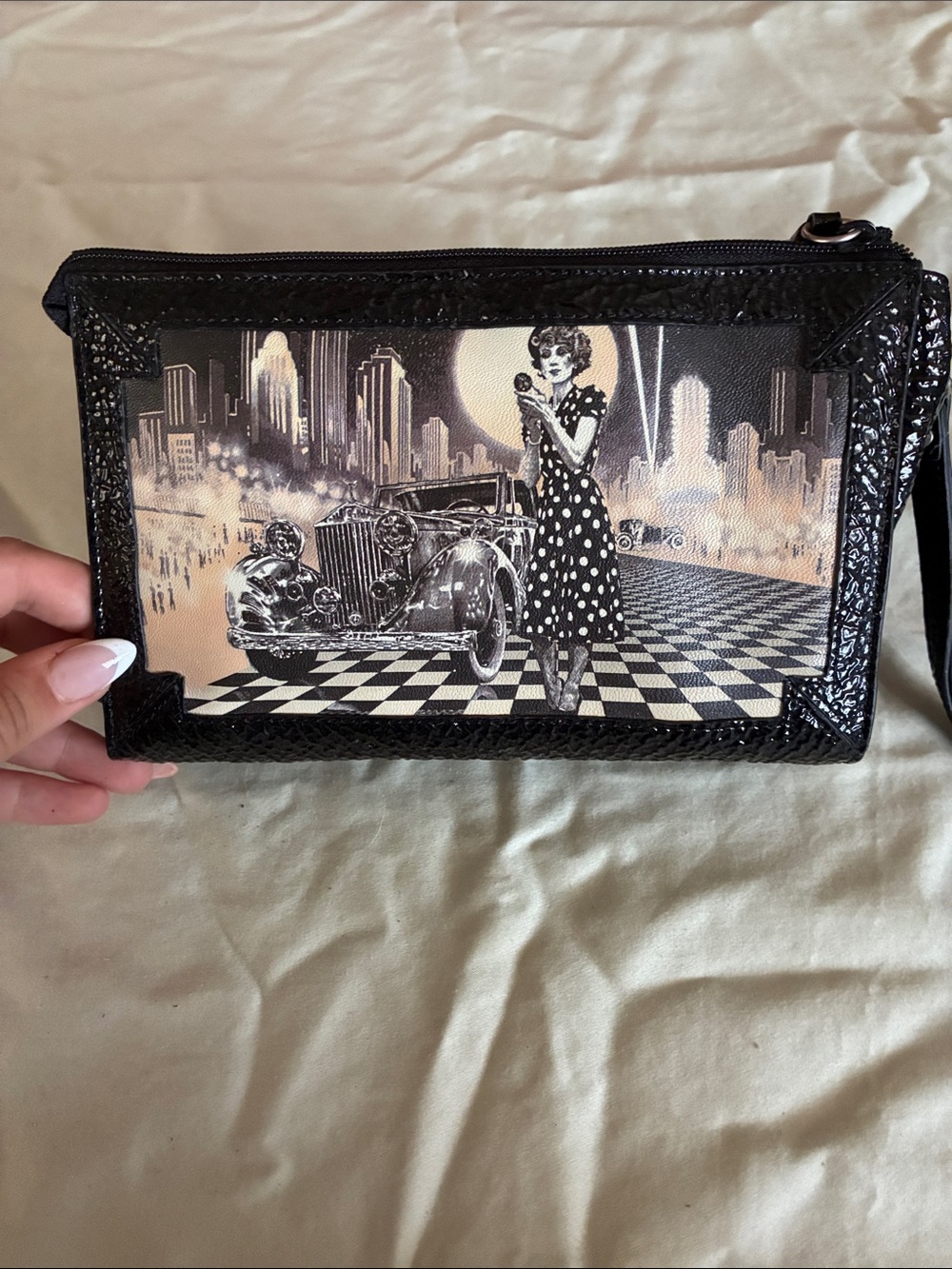 Jeon Los Angeles Vintage-Inspired Black & White Wristlet Clutch